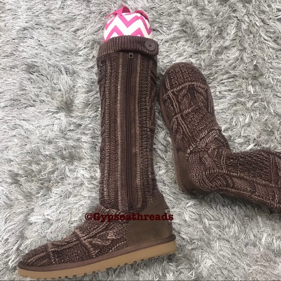 UGG PATCHWORK KNIT TALL BOOTS🎀 - Picture 5 of 9